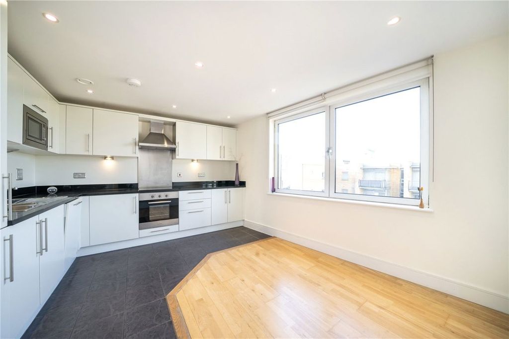 Property photo 3 of 9