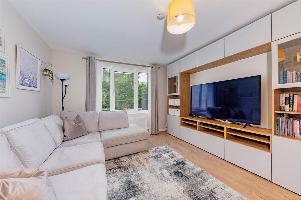 Property photo 2 of 17 Gl 33 Ballindean Road Dundee-1.Jpg
