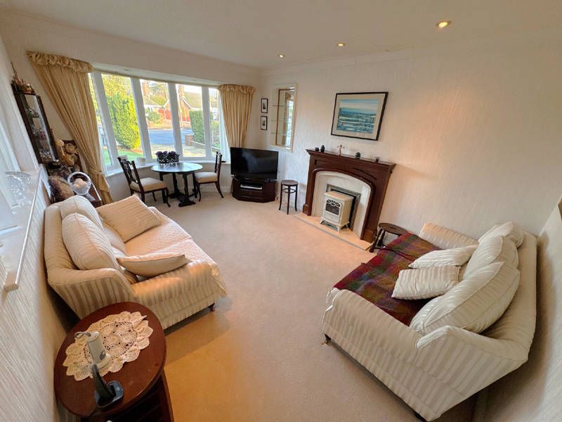 Property photo 2 of 29 Lounge