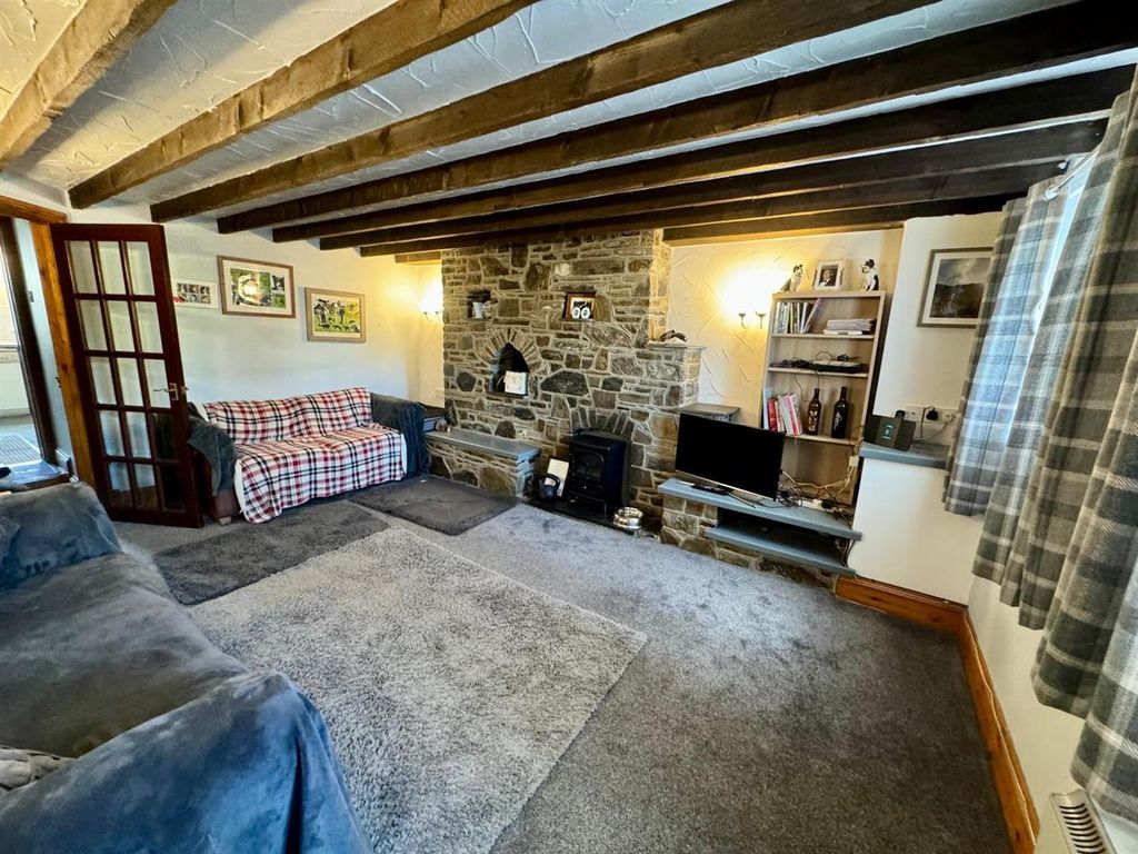 Property photo 2 of 8 Living Room