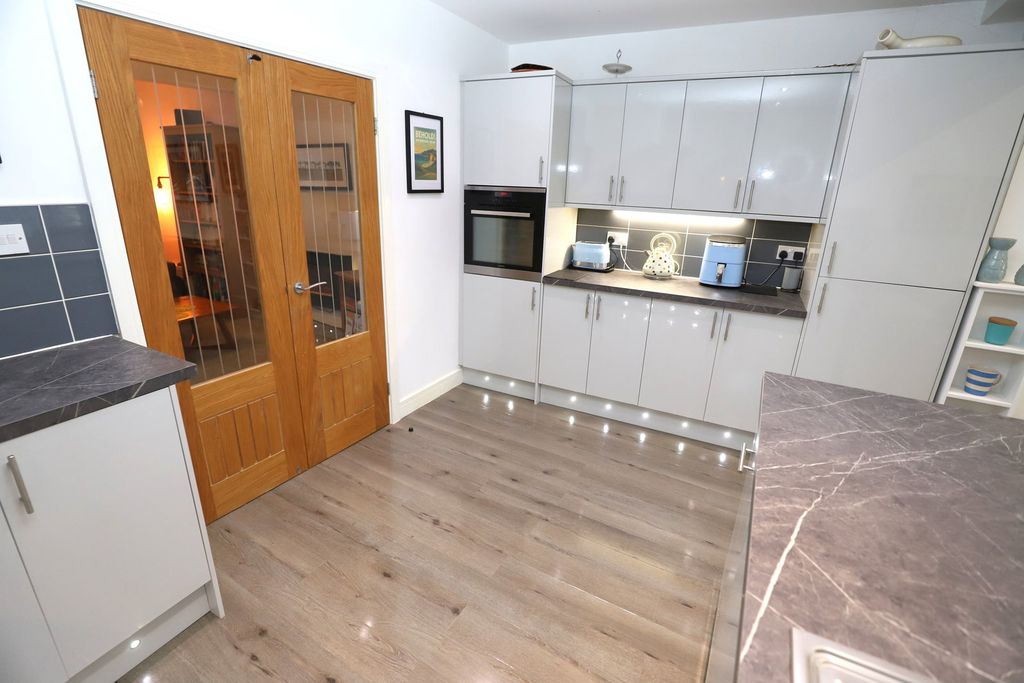 Property photo 1 of 25