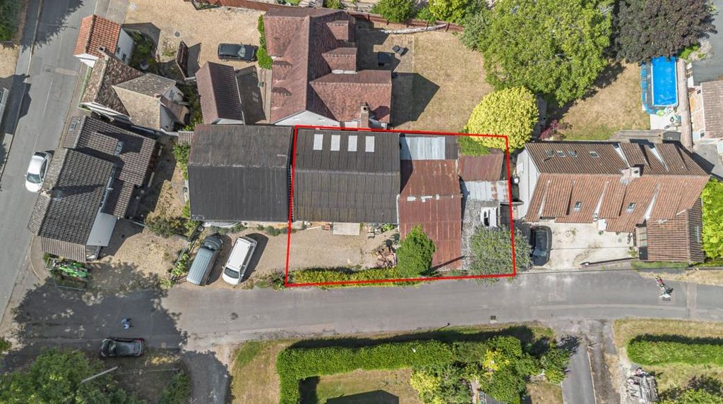 Property photo 1 of 12 Red Line Image.Png