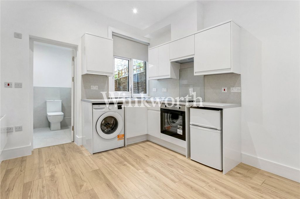 Property photo 3 of 9 Picture No. 06