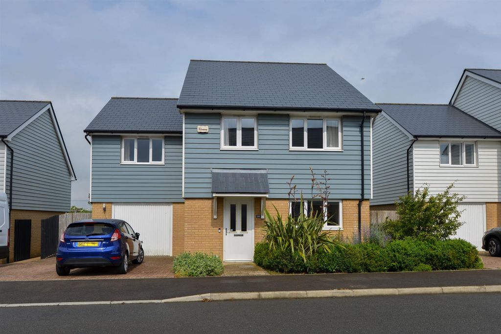 Property photo 1 of 18 George Close7.Jpg