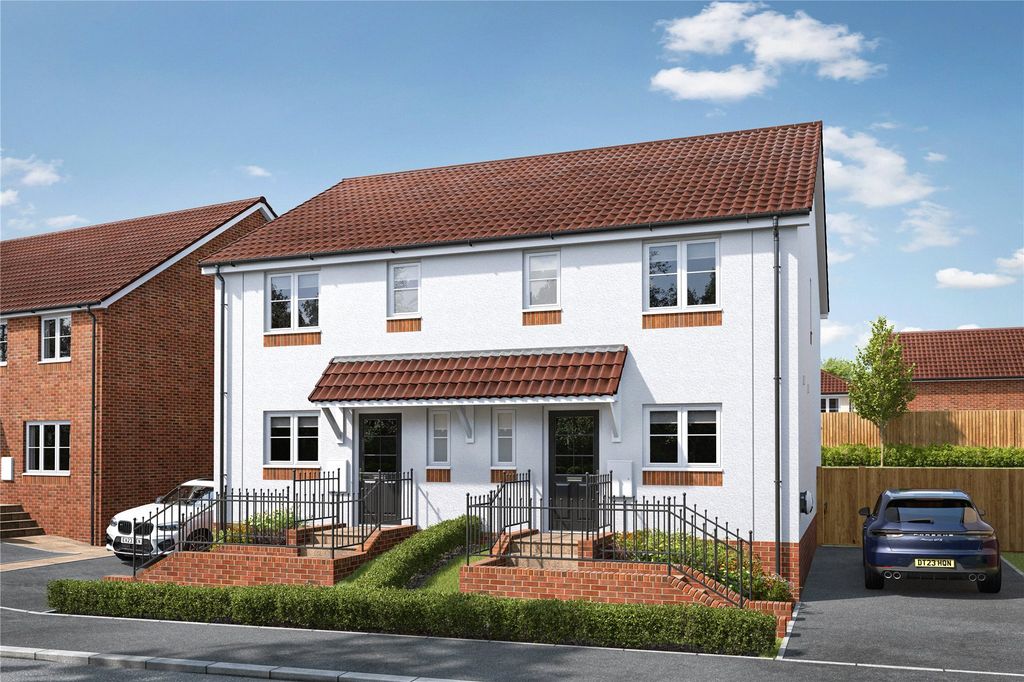 Property photo 1 of 10 Knowle