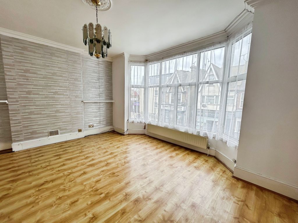 Property photo 2 of 8 Pbox-Img.Jpeg