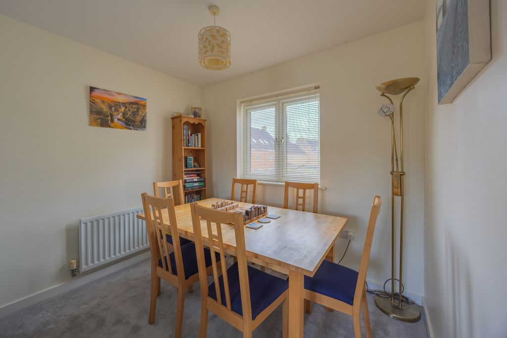 Property photo 3 of 12 Ewemove Taunton Home Terrace (6)