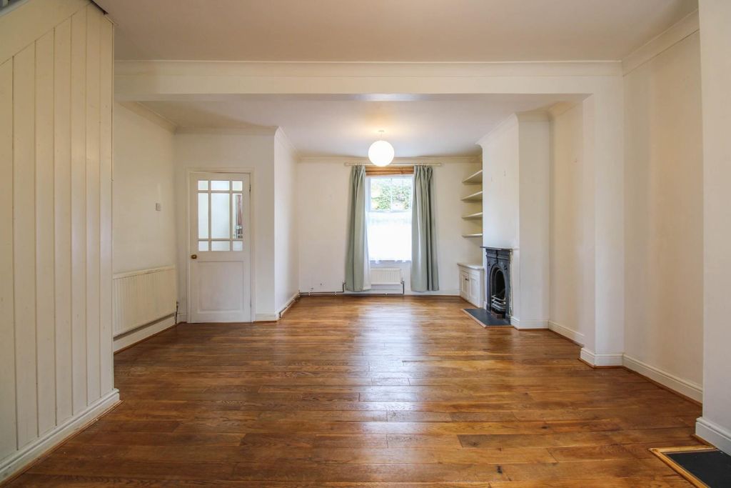 Property photo 3 of 17 Pic-11.Jpg