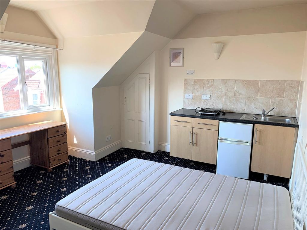 Property photo 2 of 3