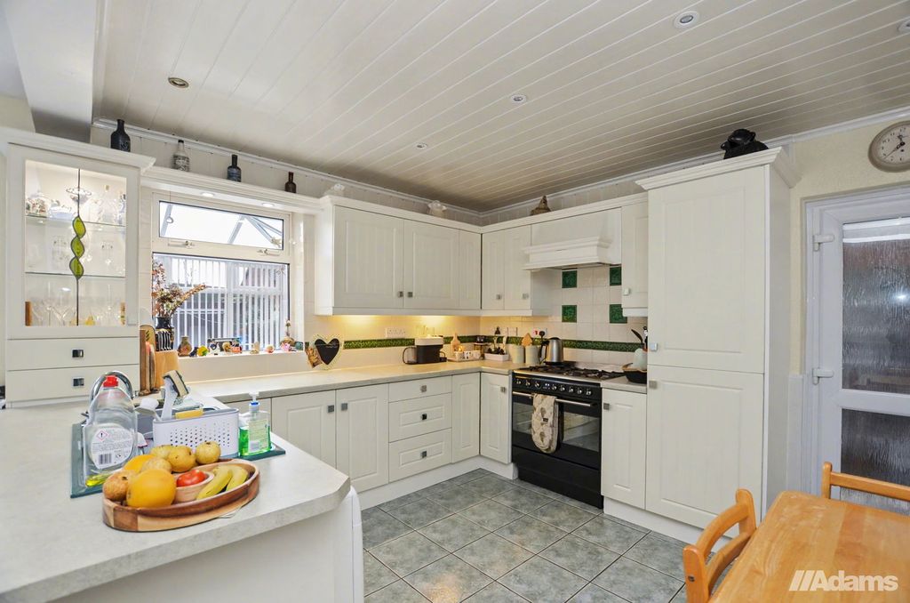 Property photo 3 of 27