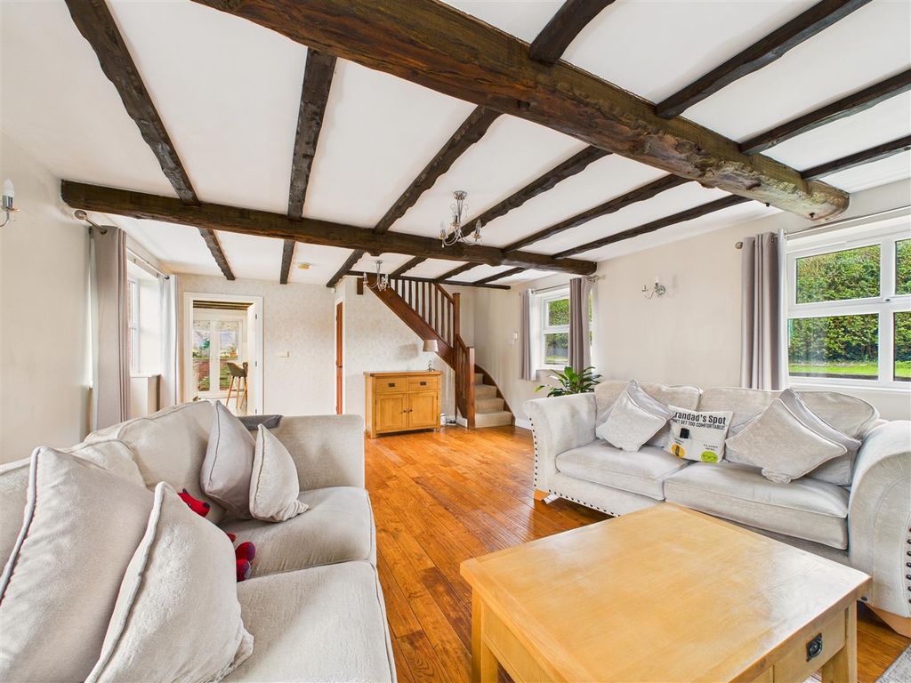 Property photo 2 of 23 Cam03303G0-Pr0290-Still020.Jpg