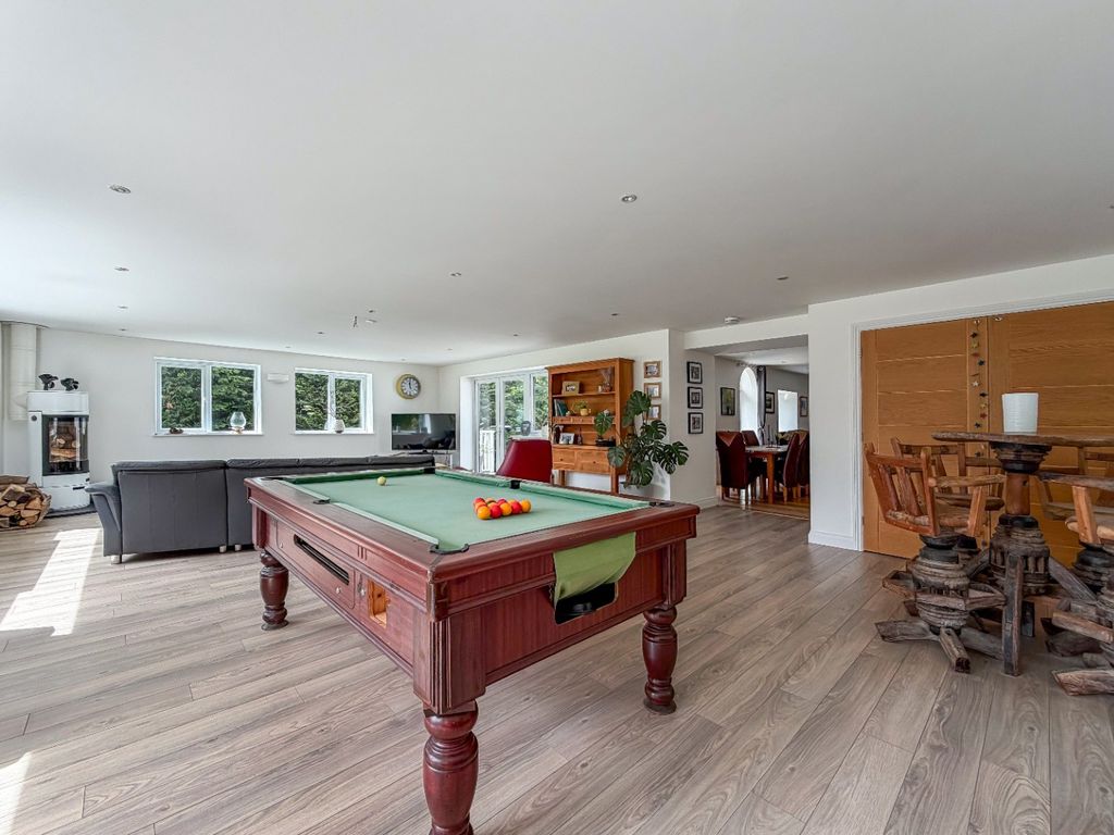 Property photo 2 of 40 5138653
