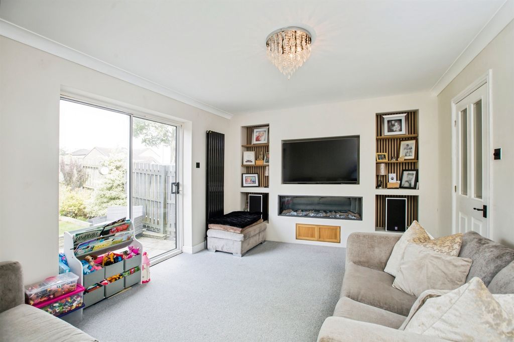 Property photo 2 of 18