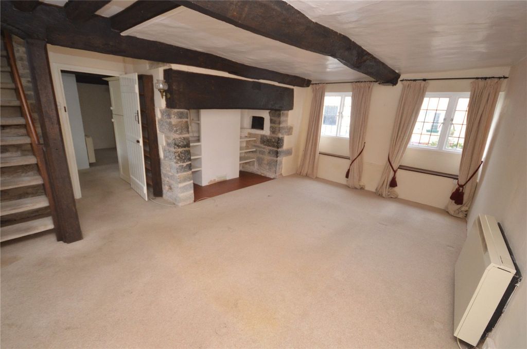 Property photo 3 of 16 Living Room