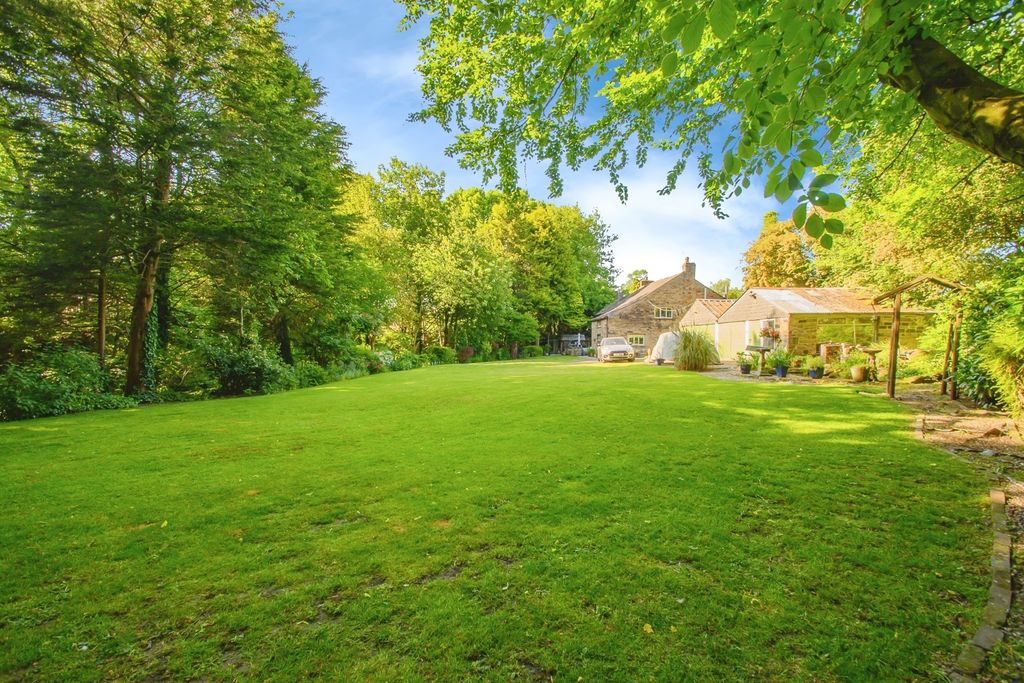 Property photo 3 of 33 Photo