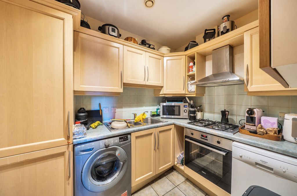 Property photo 3 of 18 1457327-8-6A03627...