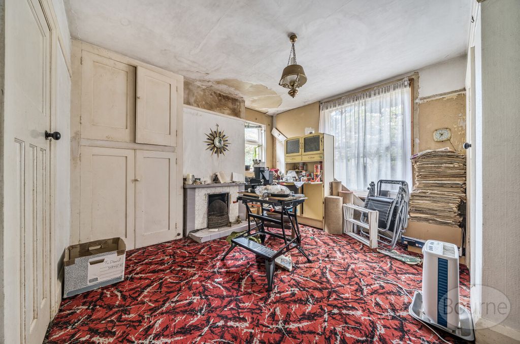 Property photo 2 of 9 B9A89518-9369-409...