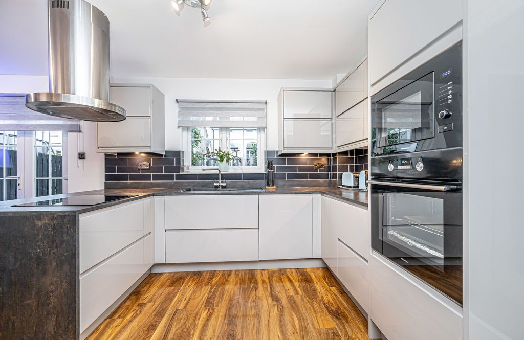 Property photo 2 of 34 Dining/Kitchen