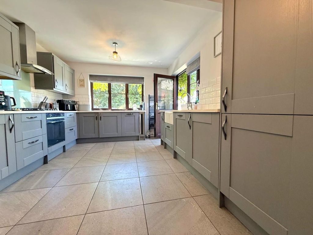Property photo 3 of 21 3.Jpg