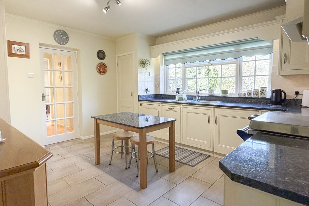 Property photo 3 of 19 3