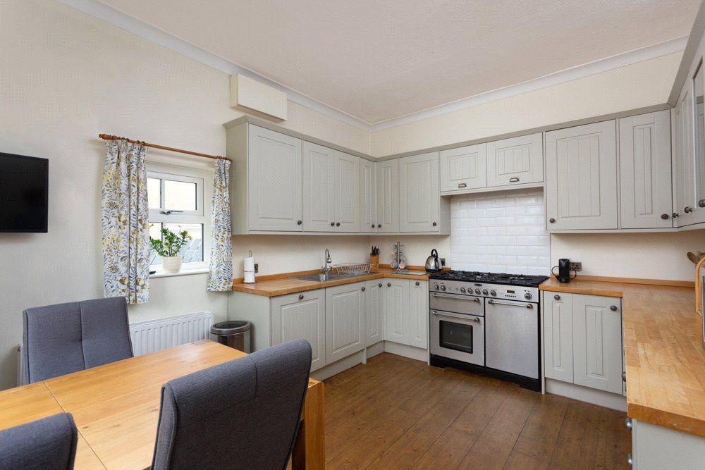 Property photo 2 of 21 Kitchen