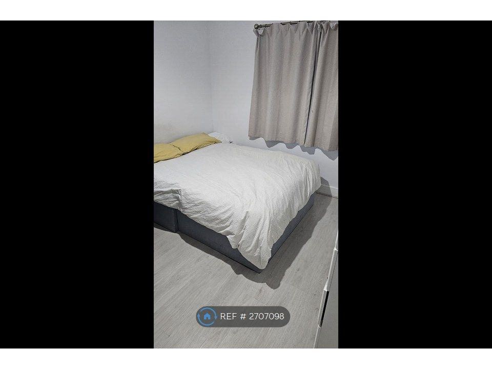 Property photo 2 of 7 Room 3