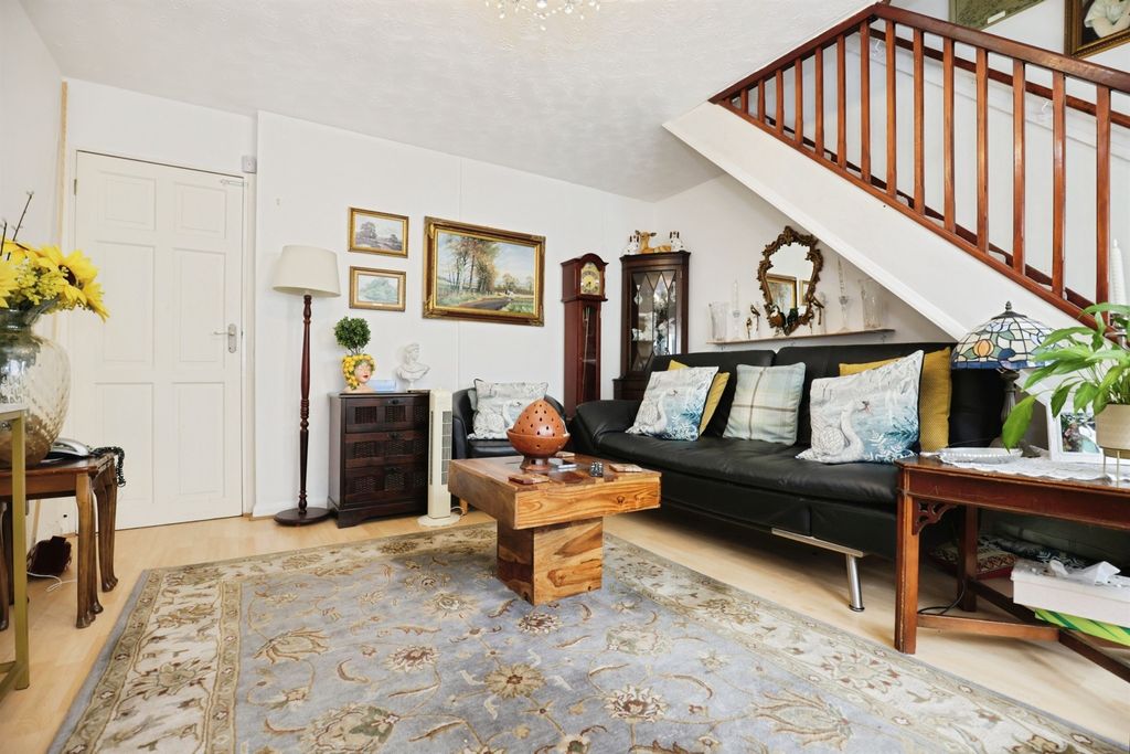 Property photo 2 of 14