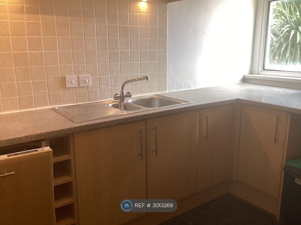Property photo 2 of 23 Kitchen