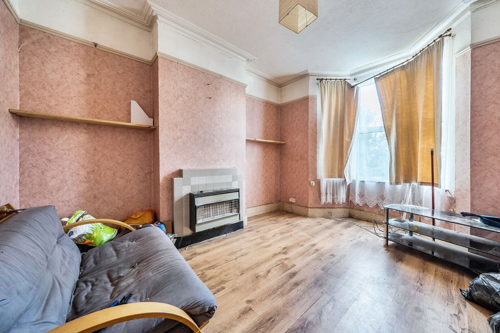 Property photo 2 of 9