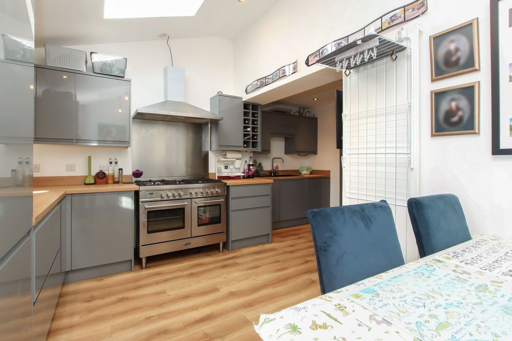 Property photo 2 of 17 Photo 8