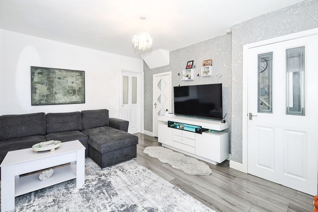 Property photo 2 of 16 Pbox-Img.Jpg