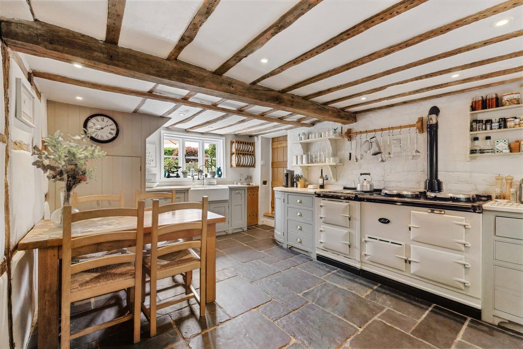 Property photo 3 of 28 Kitchen