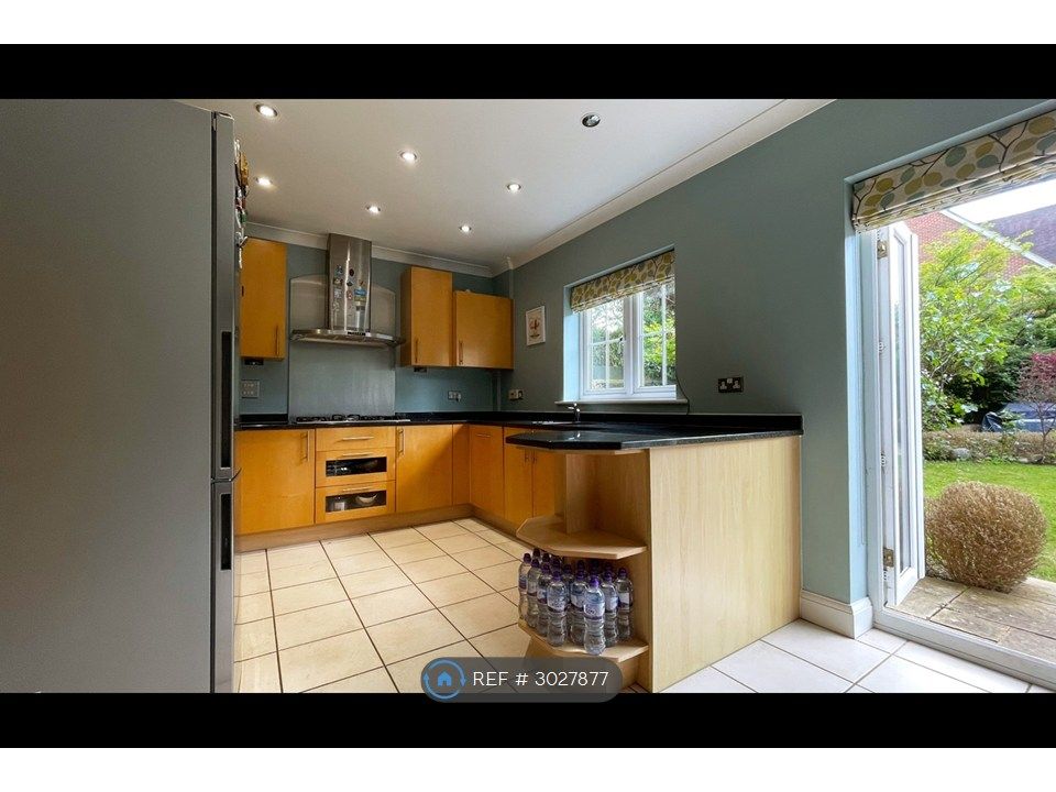 Property photo 3 of 15 Kitchen