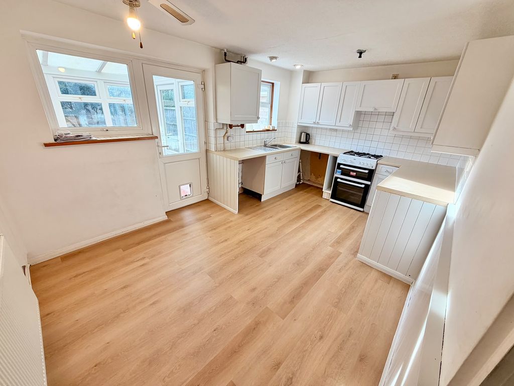 Property photo 3 of 19 Image