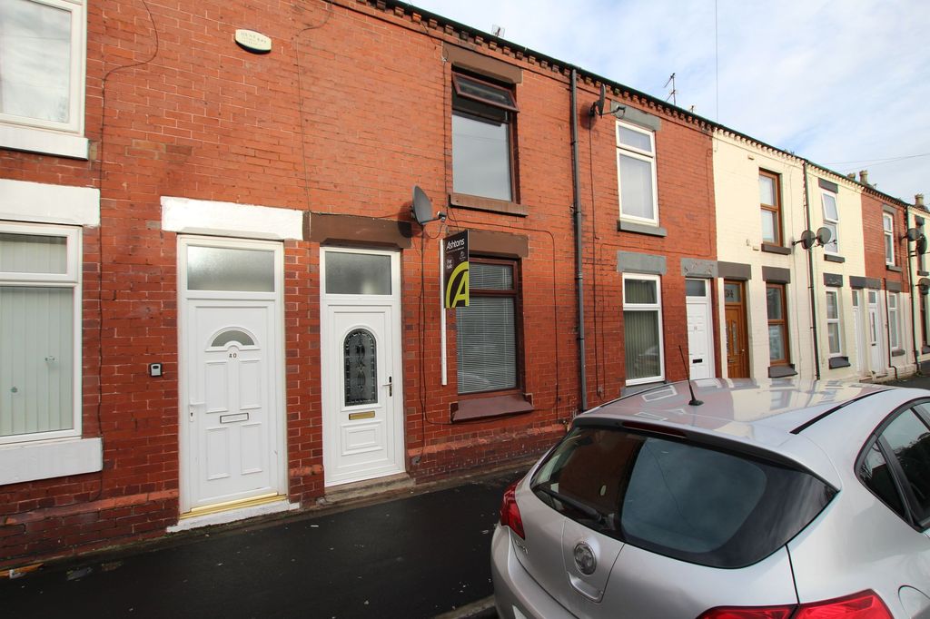 Property photo 1 of 12