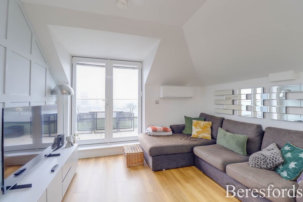 Property photo 3 of 29 Picture No. 23