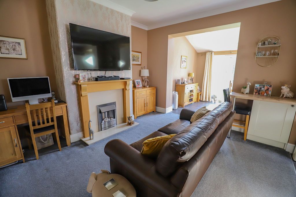 Property photo 3 of 16
