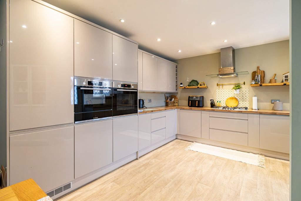 Property photo 3 of 27 3997517