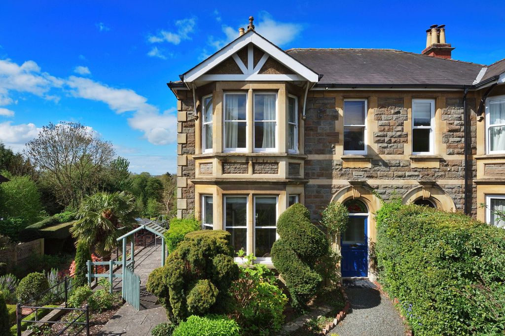 Property photo 1 of 37