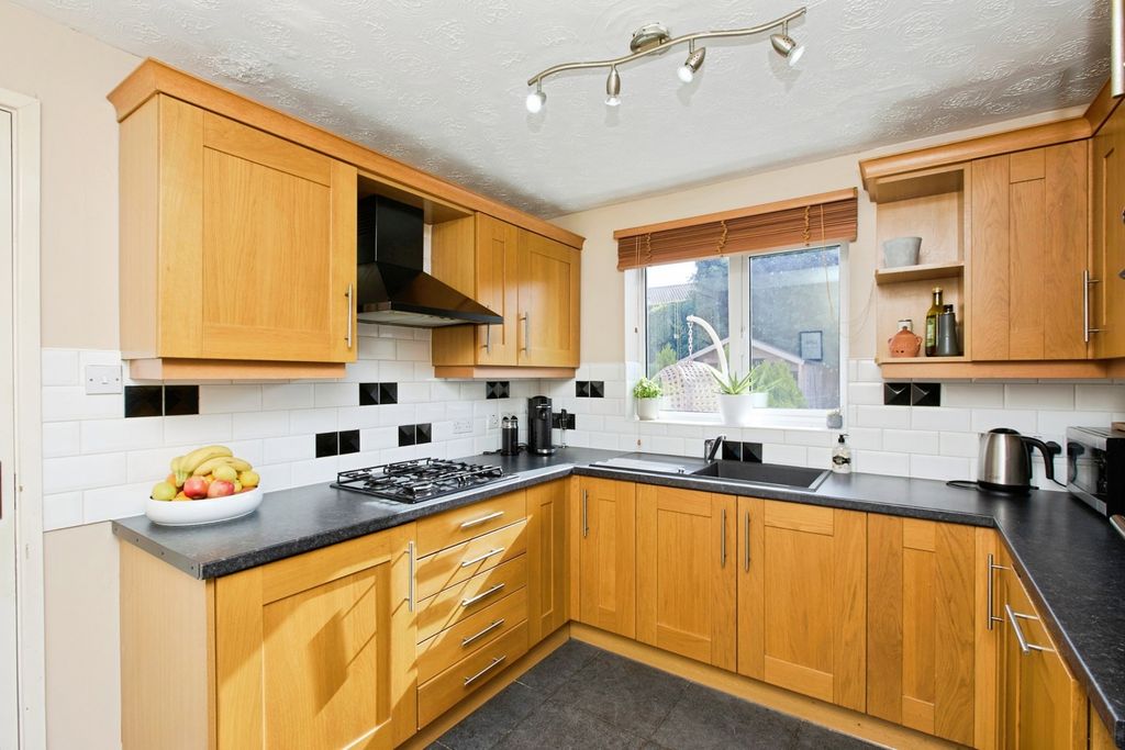 Property photo 2 of 16 Pbox-Img.Jpg