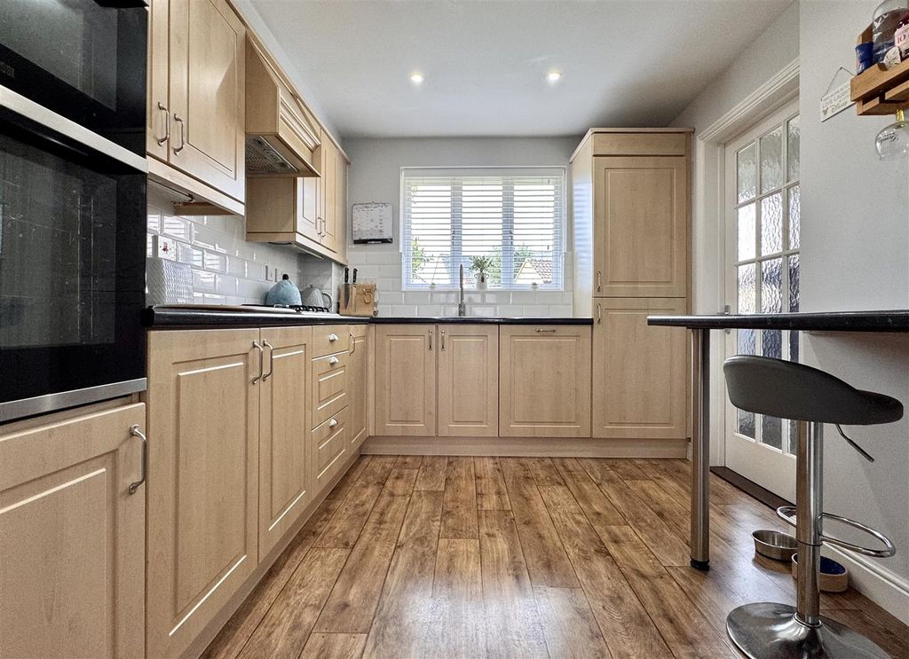 Property photo 2 of 25 Tempimage69Lwfu.Jpg