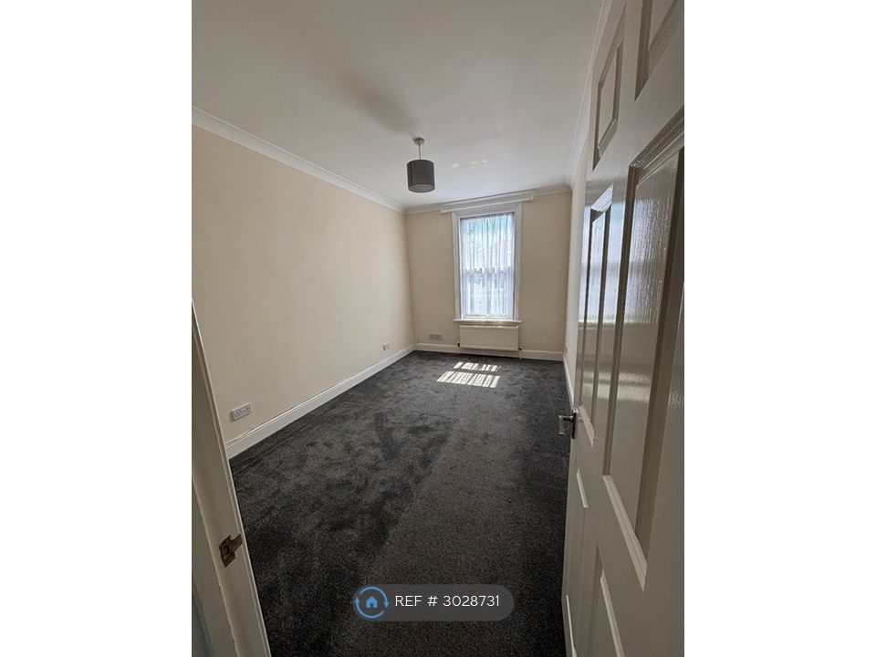 Property photo 1 of 8 Bedroom 1