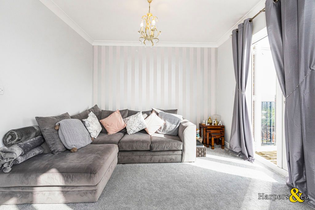 Property photo 3 of 17 Photo 2