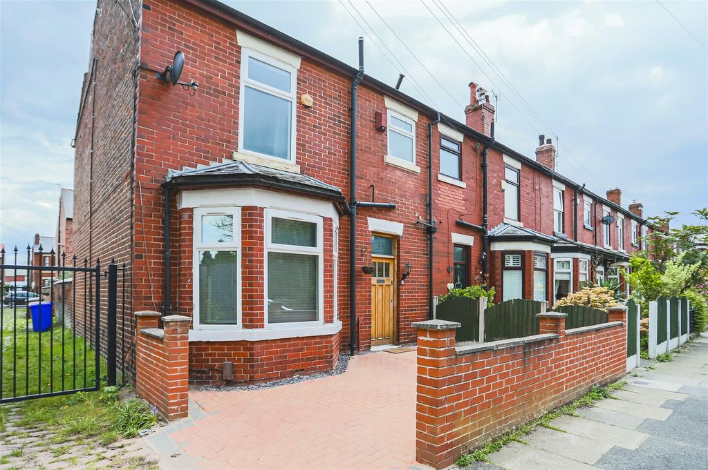 Property photo 1 of 33