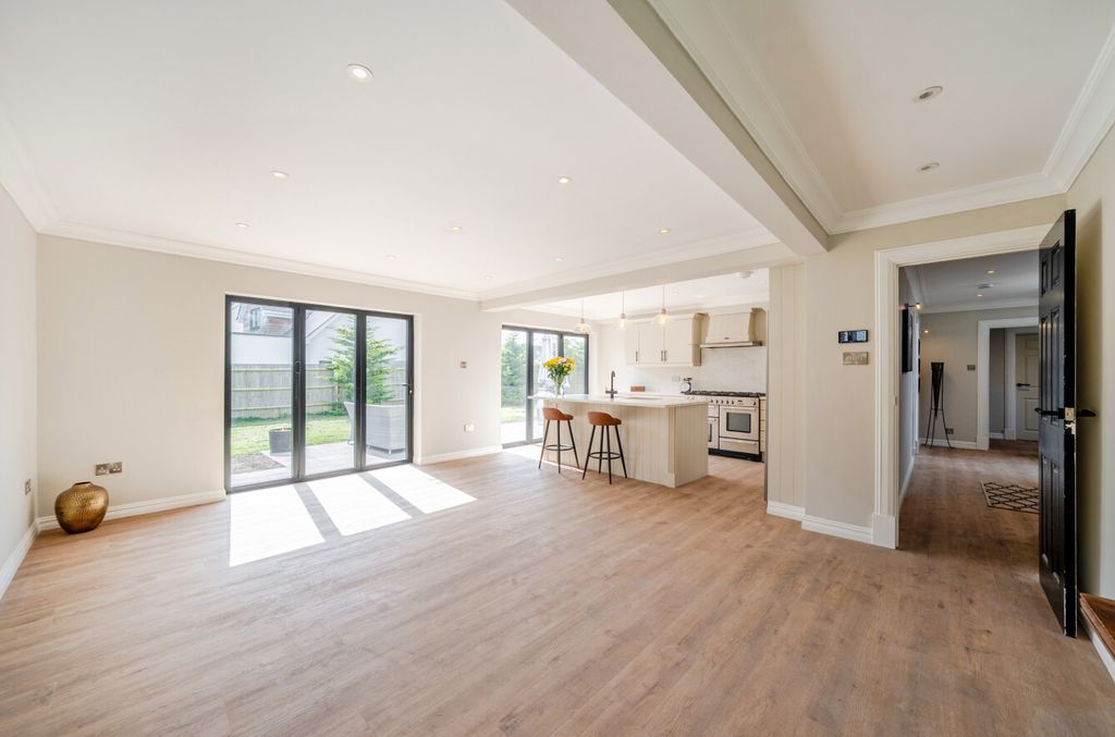 Property photo 2 of 16 1428976-17-69Ca6B...