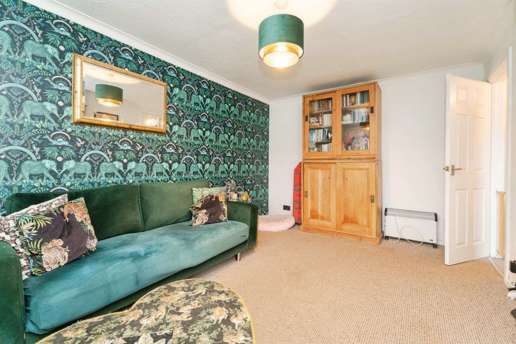 Property photo 2 of 17