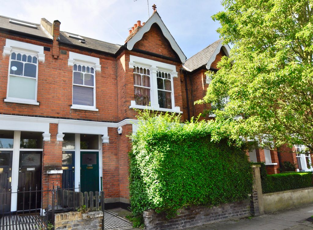 Property photo 1 of 17 Photo 5