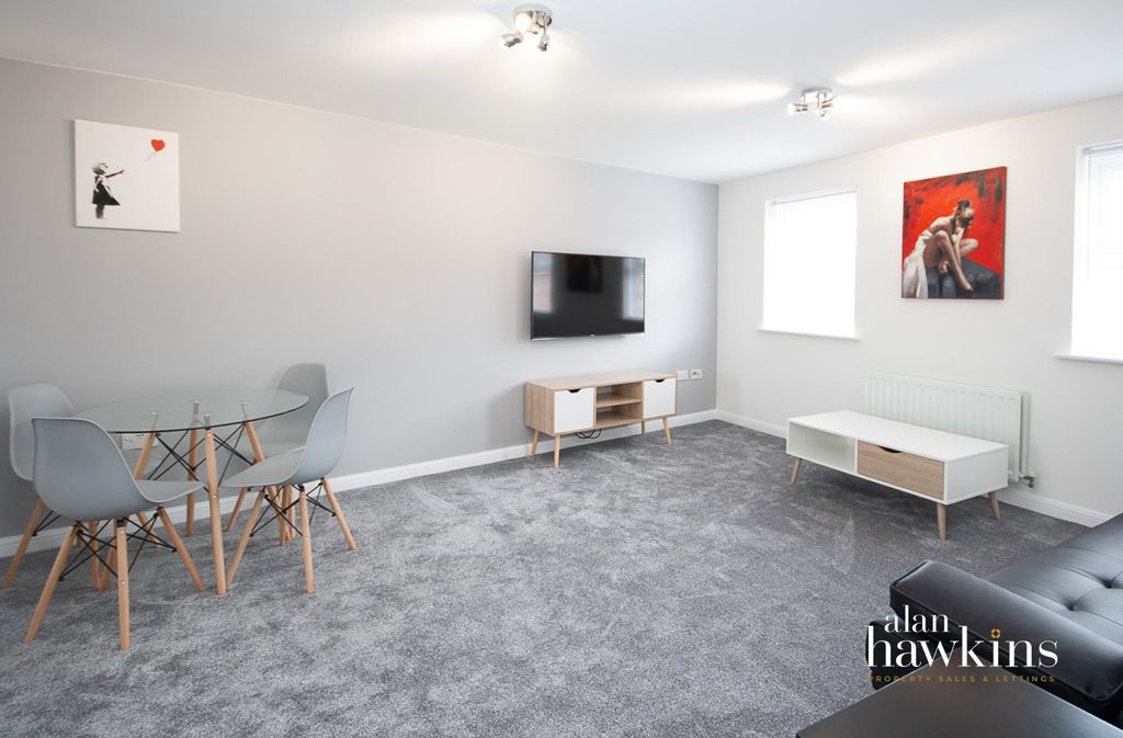 Property photo 3 of 7 Lounge_Lge-2