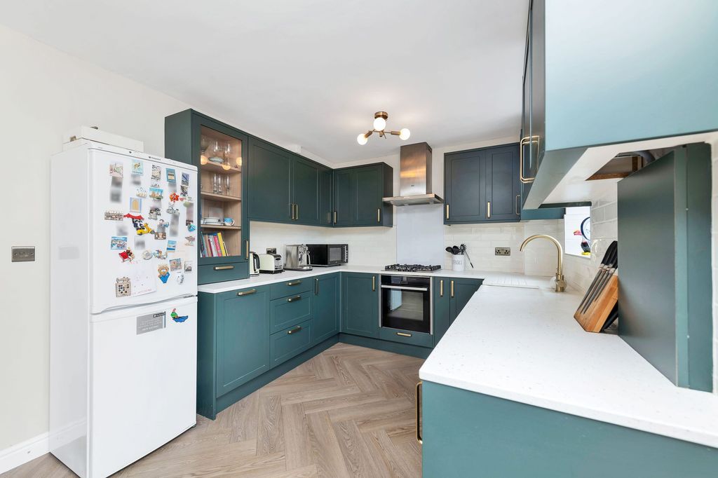 Property photo 3 of 16