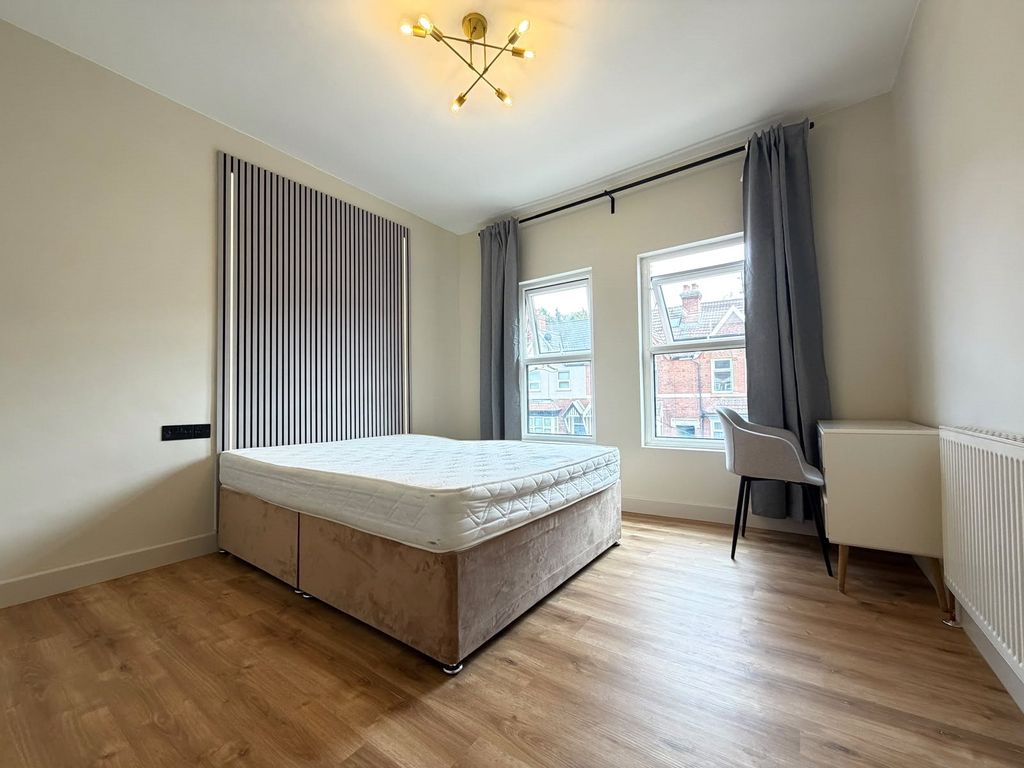Property photo 1 of 6 Picture No. 05